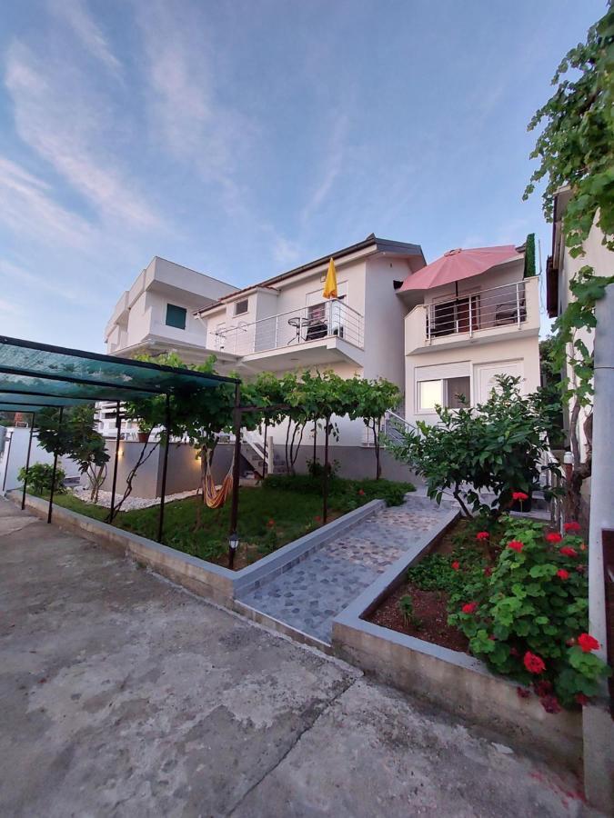 Apartments Marina Utjeha Exterior photo